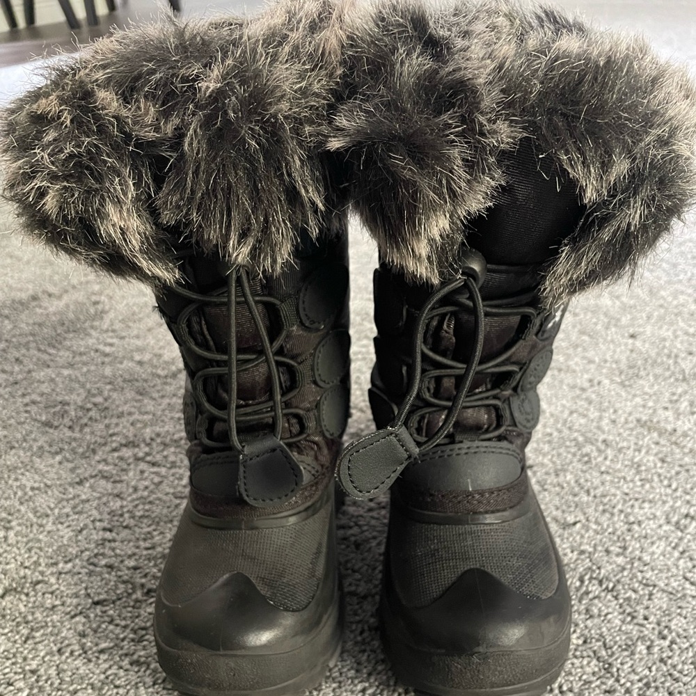 Girls Kamik snow boots